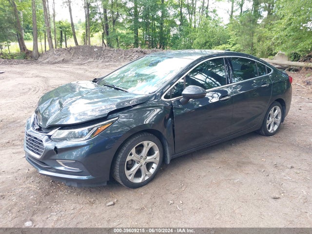 Chevrolet Cruze Premier Auto 2017 1G1BF5SM8H7136229 Image 2