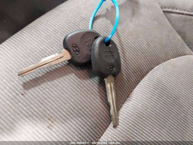 KMHD74LF6HU111463 Hyundai ELANTRA SE