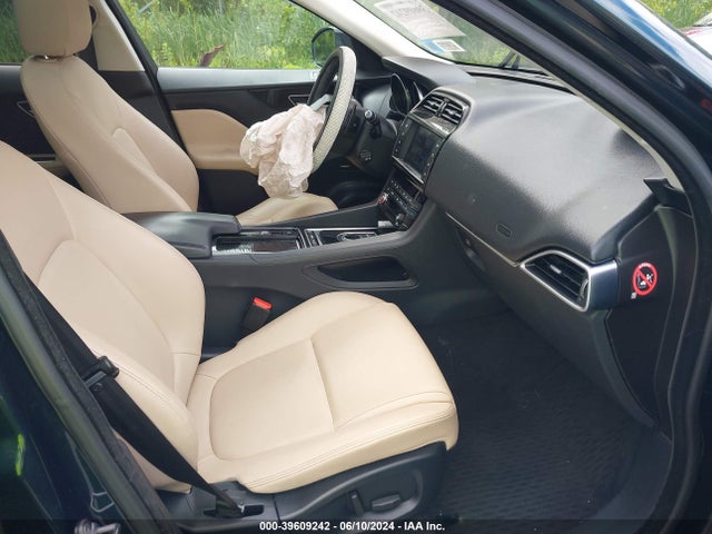 2018 JAGUAR F-PACE SADCJ2FX7JA281899 Photo 4