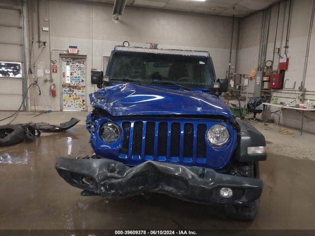 1C4HJXDG1JW182175 Jeep Wrangler Unlimited Sport 4x4
