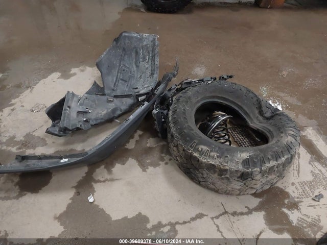 1C4HJXDG1JW182175 Jeep Wrangler Unlimited Sport 4x4