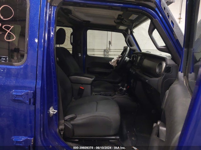1C4HJXDG1JW182175 Jeep Wrangler Unlimited Sport 4x4