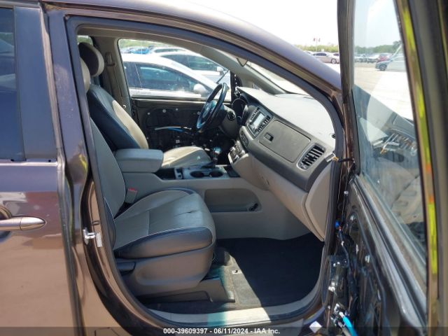 KNDMB5C11H6331627 KIA SEDONA LX