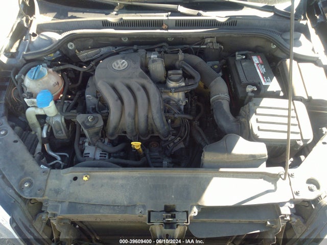 3VW2K7AJ2FM351692 Volkswagen Jetta 2.0l S