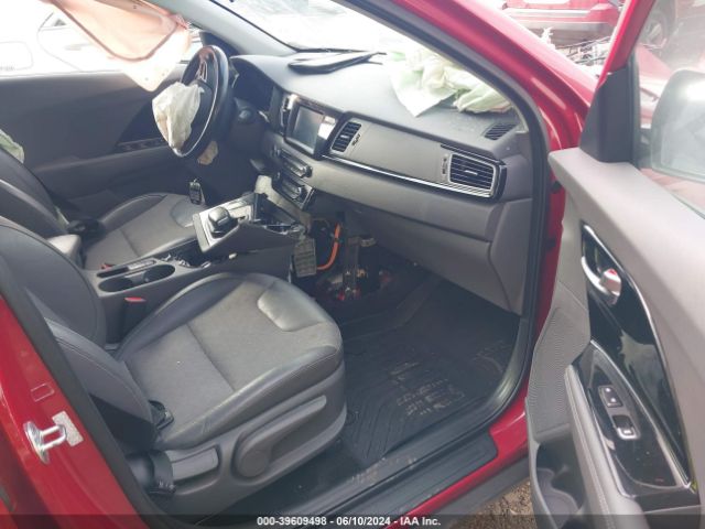 KNDCC3LC9H5040863 KIA NIRO EX