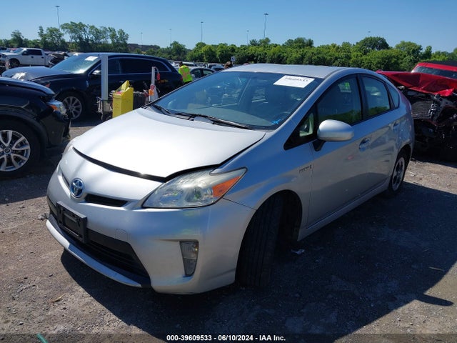Toyota Prius Two 2014 JTDKN3DU2E1770940 Image 2