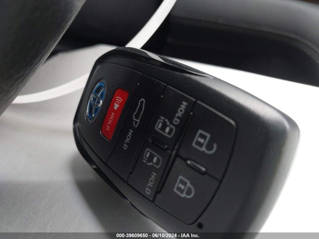 Toyota SIENNA XLE 2022 5TDJRKEC2NS099367 Image 11