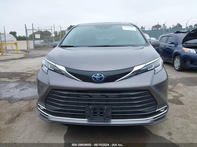Toyota SIENNA XLE 2022 5TDJRKEC2NS099367 Image 13