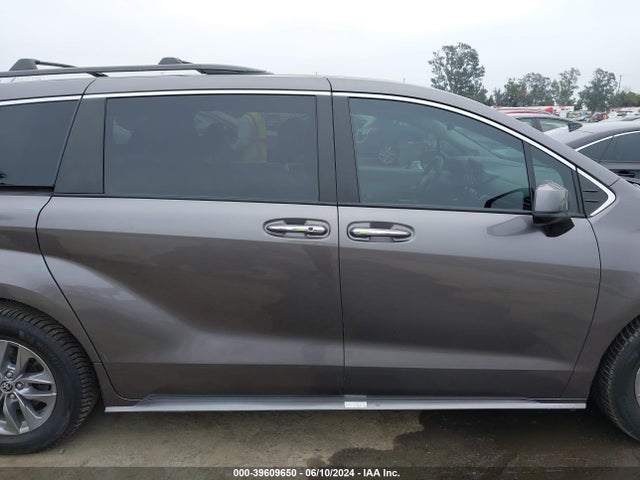 Toyota SIENNA XLE 2022 5TDJRKEC2NS099367 Image 14
