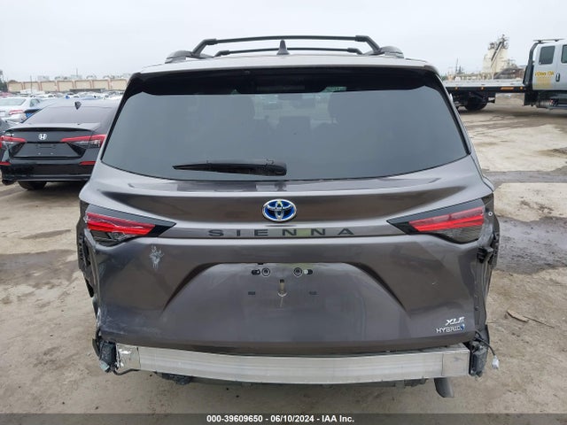 Toyota SIENNA XLE 2022 5TDJRKEC2NS099367 Image 17