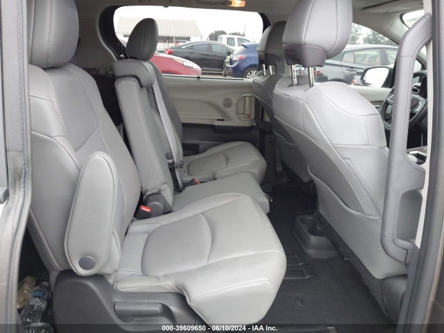 Toyota SIENNA XLE 2022 5TDJRKEC2NS099367 Image 8