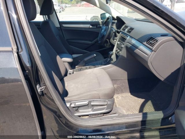 1VWAT7A30EC112295 Volkswagen Passat 1.8t S