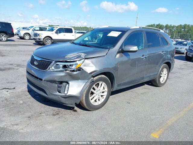 KIA SORENTO LX 2014 5XYKT3A69EG483610 Image 2