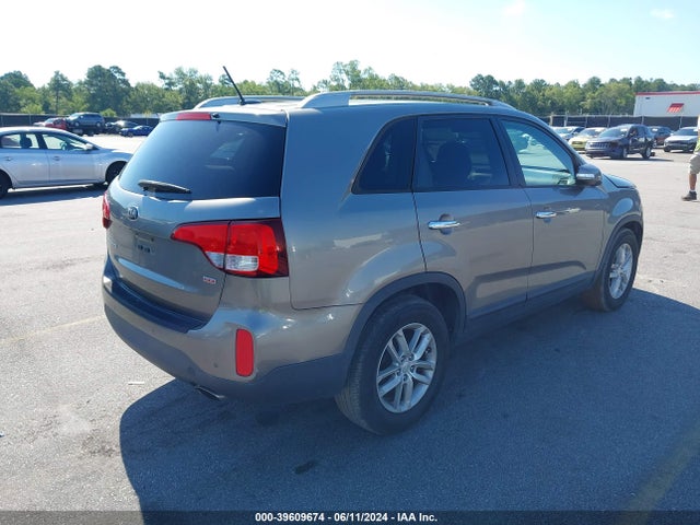 KIA SORENTO LX 2014 5XYKT3A69EG483610 Image 4
