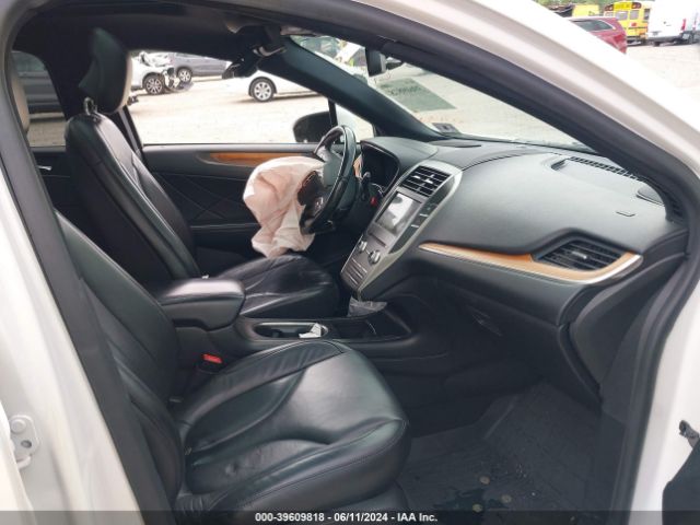 5LMCJ2D90KUL09082 Lincoln MKC SELECT