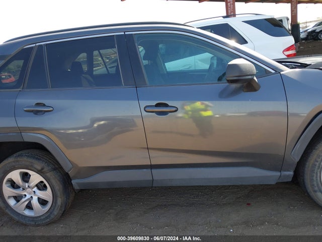 Toyota RAV4 LE 2019 2T3H1RFV1KW012518 Image 14