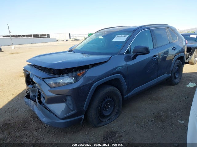 Toyota RAV4 LE 2019 2T3H1RFV1KW012518 Image 2