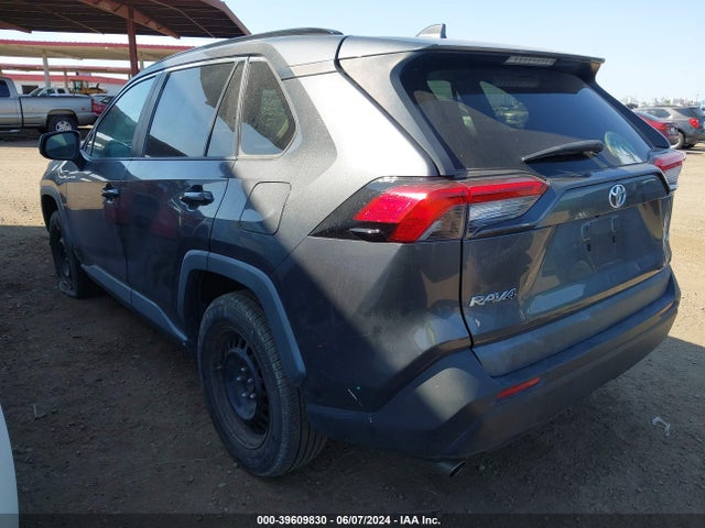 Toyota RAV4 LE 2019 2T3H1RFV1KW012518 Image 3