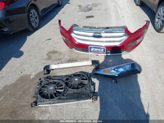 1FMCU0J91HUD51868 Ford Escape Titanium
