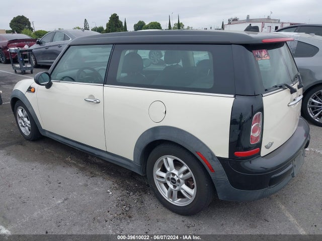 2012 MINI COOPER CLUBMAN WMWZF3C56CT190112 Photo 2