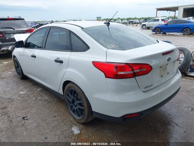 Ford FOCUS S 2015 1FADP3E28FL299856 Image 3