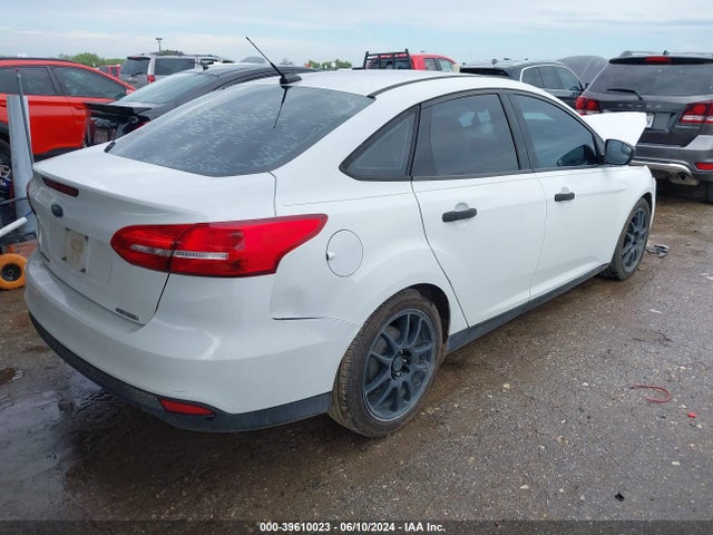 Ford FOCUS S 2015 1FADP3E28FL299856 Image 4