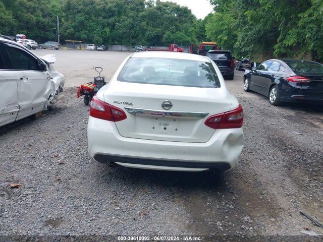 Nissan Altima 2.5 S 2018 1N4AL3AP7JC260703 Image 16