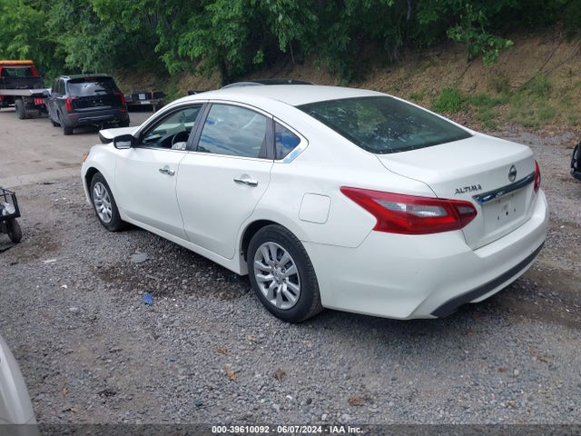 Nissan Altima 2.5 S 2018 1N4AL3AP7JC260703 Image 3
