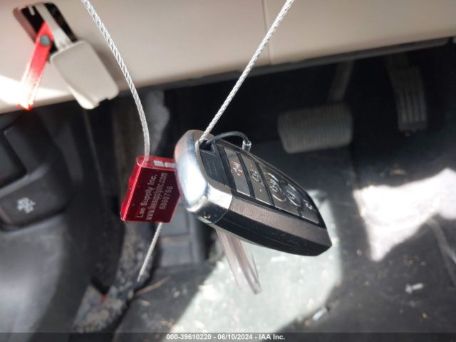 1FMCU9J91MUA70815 Ford Escape Titanium