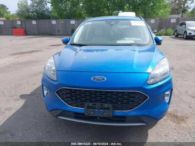 1FMCU9J91MUA70815 Ford Escape Titanium