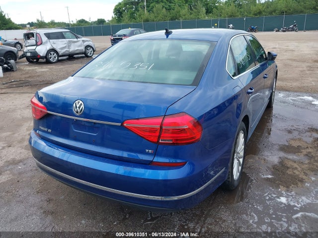 1VWBT7A39GC022067 Volkswagen Passat 1.8t Se