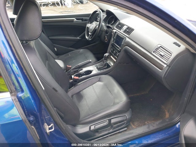 1VWBT7A39GC022067 Volkswagen Passat 1.8t Se