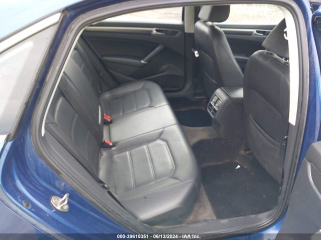 1VWBT7A39GC022067 Volkswagen Passat 1.8t Se