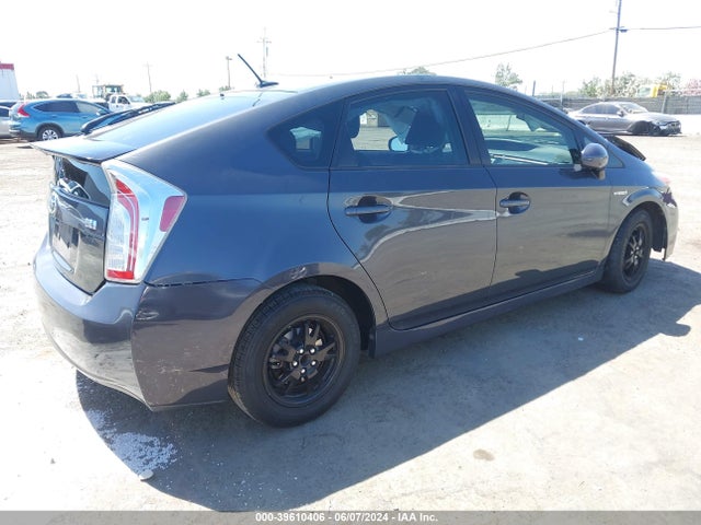 Toyota Prius Three 2014 JTDKN3DU8E0385677 Image 4