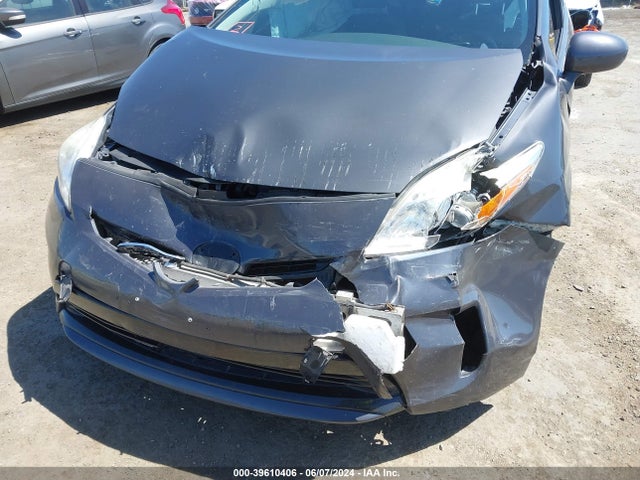 Toyota Prius Three 2014 JTDKN3DU8E0385677 Image 6