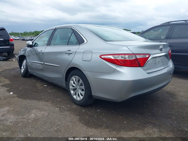 Toyota CAMRY LE 2016 4T4BF1FK8GR572122 Image 3