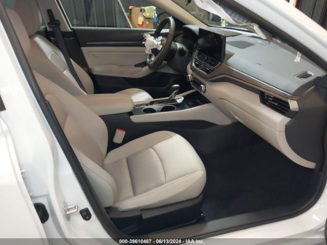 1N4BL4DW7RN304342 Nissan Altima Sv Intelligent Awd