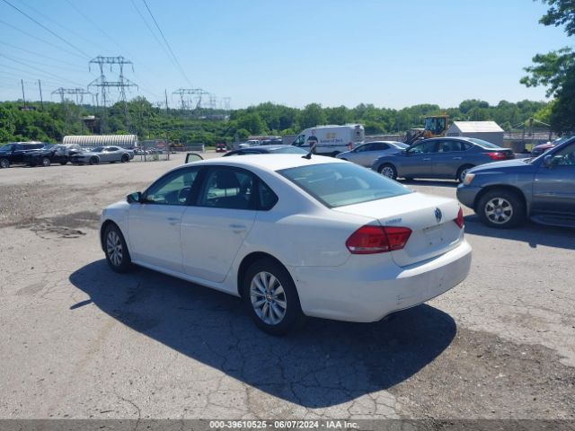 1VWAT7A32FC069550 Volkswagen Passat 1.8t Wolfsburg Edition
