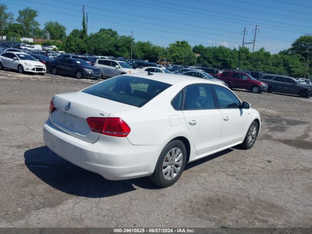 1VWAT7A32FC069550 Volkswagen Passat 1.8t Wolfsburg Edition