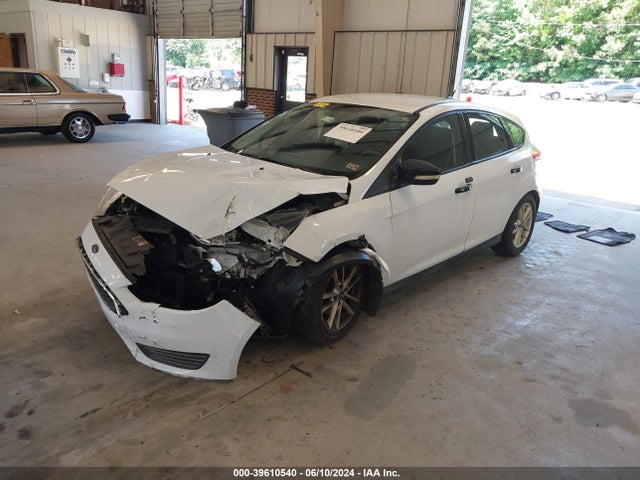 Ford FOCUS SE 2015 1FADP3K28FL312769 Image 2
