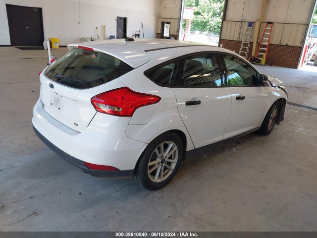 Ford FOCUS SE 2015 1FADP3K28FL312769 Image 4