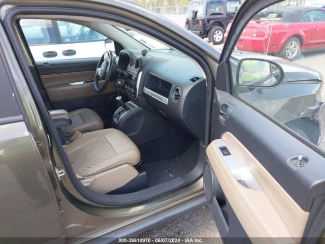 1C4NJCEB5FD192709 Jeep Compass Latitude