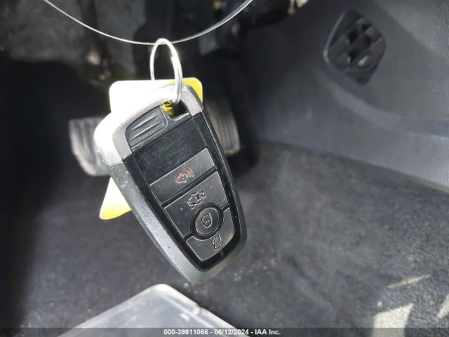 3FA6P0HD8JR217512 Ford FUSION SE