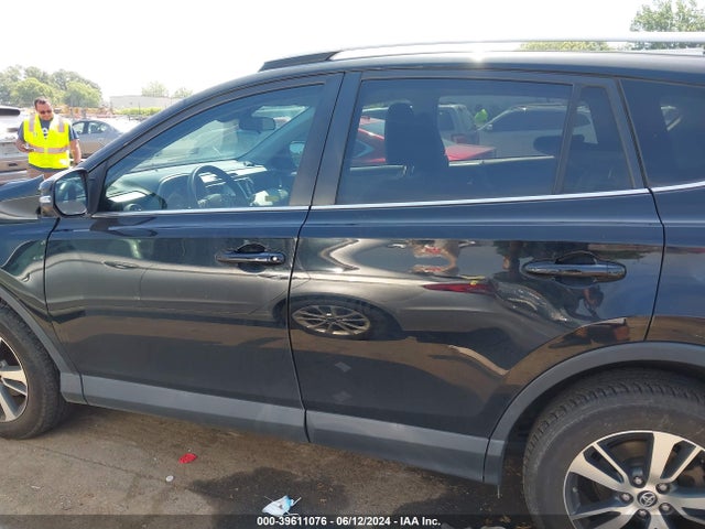 Toyota Rav4 Xle 2017 2T3WFREV8HW400090 Image 15
