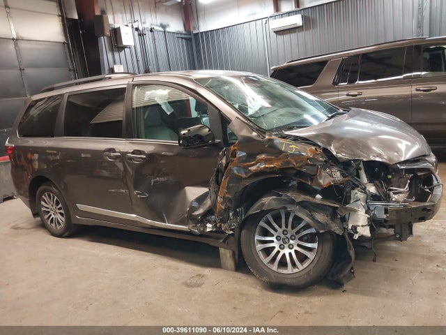 Toyota Sienna Xle 8 Passenger 2018 5TDYZ3DC0JS931370 Image 13