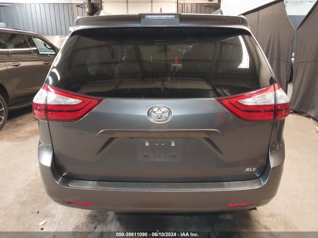 Toyota Sienna Xle 8 Passenger 2018 5TDYZ3DC0JS931370 Image 16