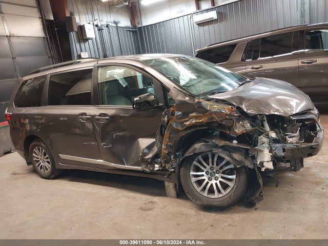 Toyota Sienna Xle 8 Passenger 2018 5TDYZ3DC0JS931370 Image 6