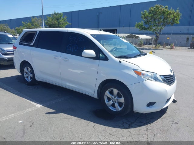 39611177 :رقم المزاد ، 5TDKA3DC1CS014910 vin ، 2012 Toyota Sienna Le 8 Passenger مزاد بيع