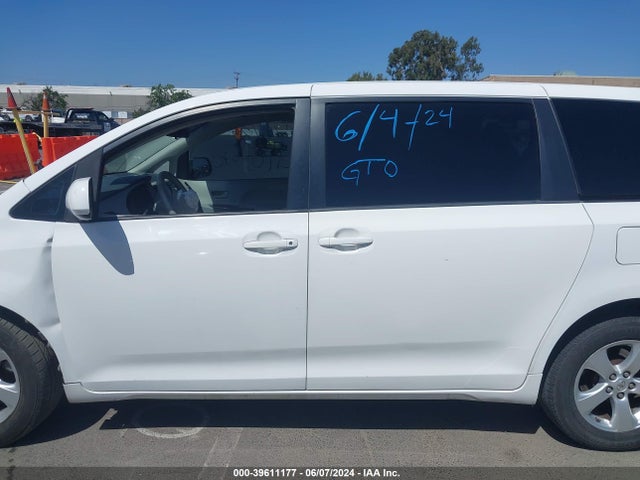 39611177 :رقم المزاد ، 5TDKA3DC1CS014910 vin ، 2012 Toyota Sienna Le 8 Passenger مزاد بيع