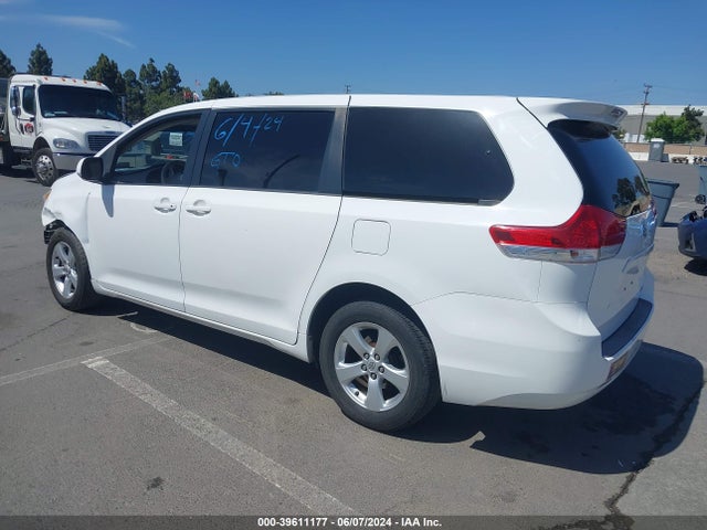 39611177 :رقم المزاد ، 5TDKA3DC1CS014910 vin ، 2012 Toyota Sienna Le 8 Passenger مزاد بيع